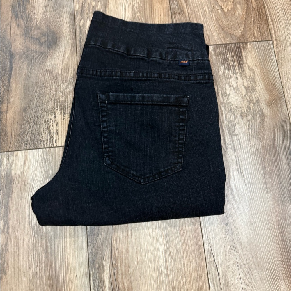 REDUCED! Jag Jeans Black Skinny Denim One Owner. Great stretch! Flattering!